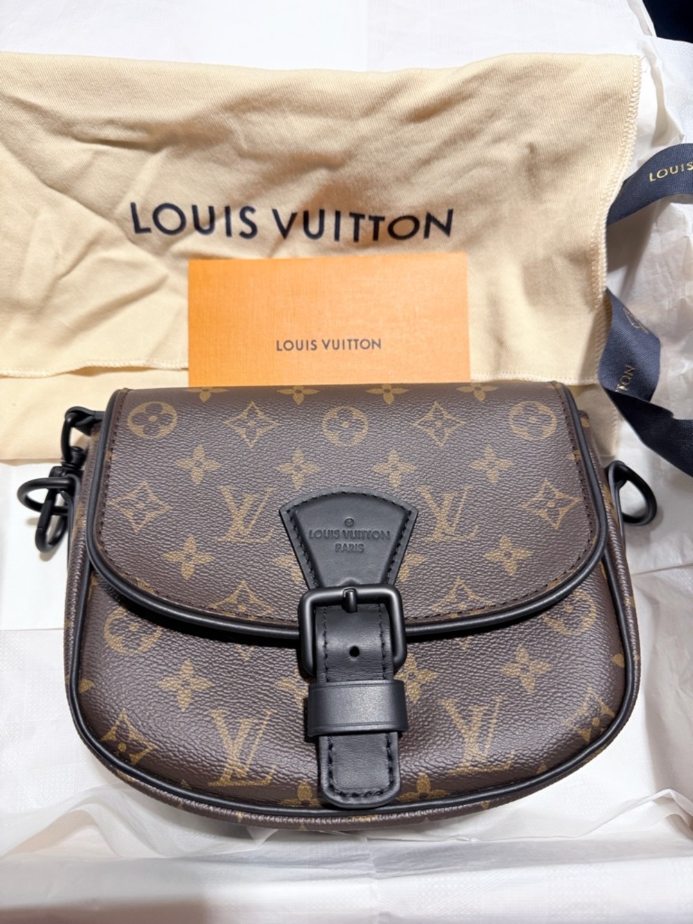 Louis Vuitton Monogram Macassar Canvas Messenger in Brown and Black - Picture 8 of 11